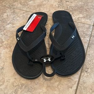 Under Armour Women’s Sandals Flip Flops Size 12 NEW! Black